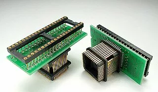 LIF socket for 40-pin DIP to 44-pin PLCC adapter, designed for gentle handling of electronic components.